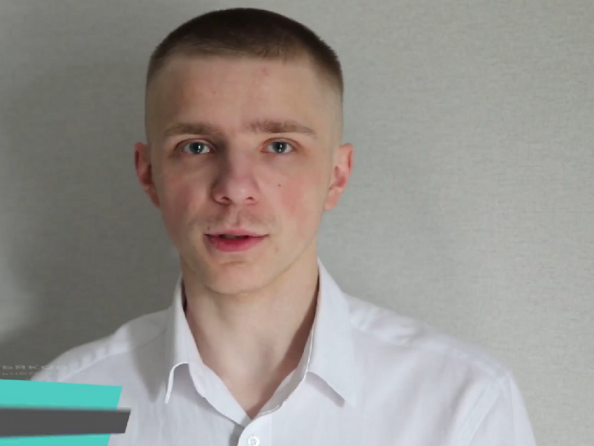 Трактористу из Воронежа вручили ключи от квартиры за работу на комбинат благоустройства 