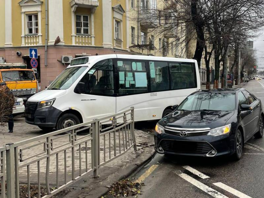 История с падением женщин в маршрутке заинтересовала Следственный комитет в Воронеже