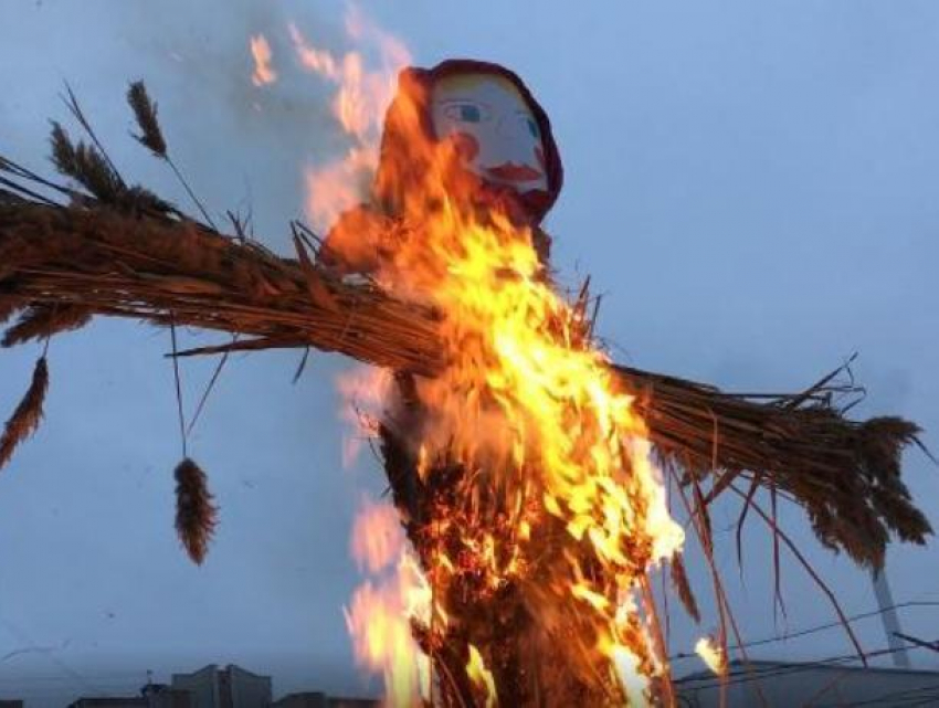Воронежцы с улицы Ломоносова праздновали Масленицу с «Добрым»