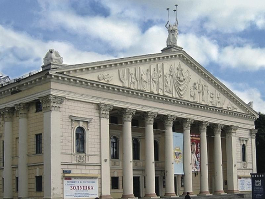 В Воронеже никто не захотел ремонтировать крышу театра оперы и балета за 3,6 млн рублей