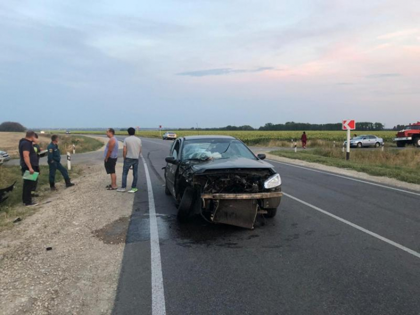 Грудной ребенок и трое взрослых попали в серьезное ДТП под Воронежем