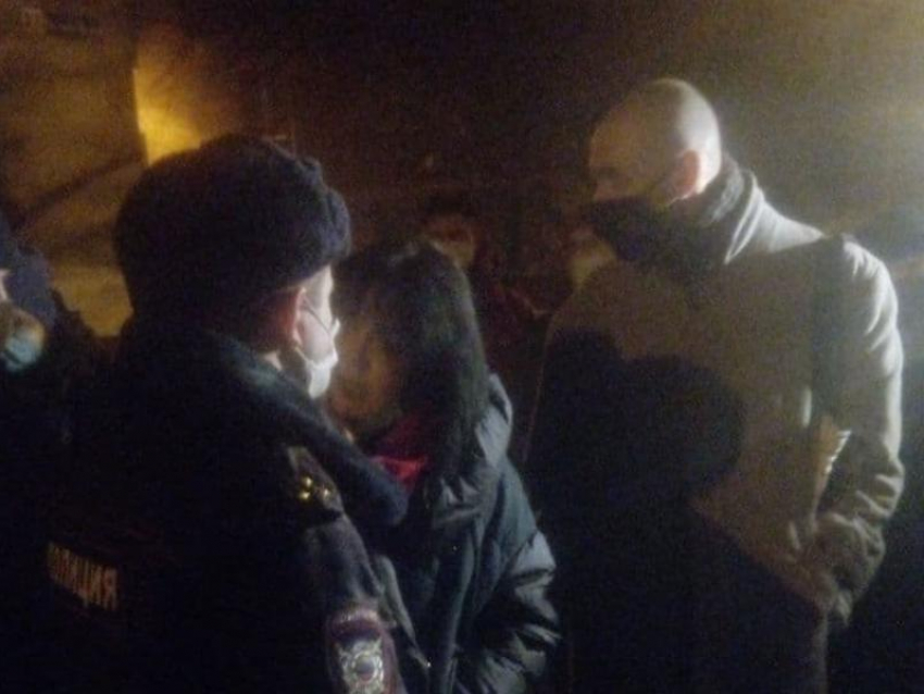Полиция вмешалась в акцию «Выбора нет» против сноса зданий хлебозавода в центре Воронежа
