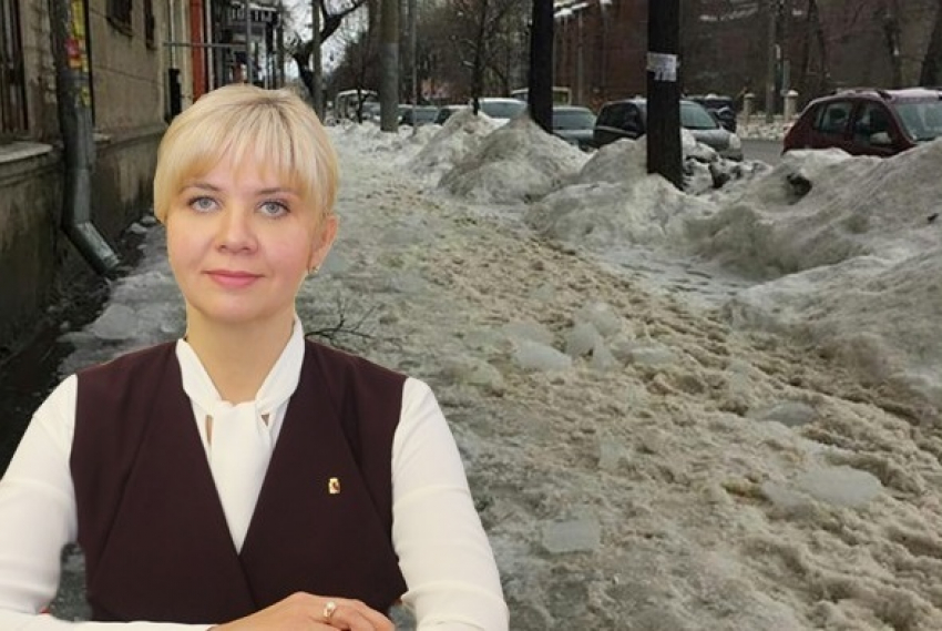 В мэрии назвали причину заснеженных тротуаров в центре Воронежа