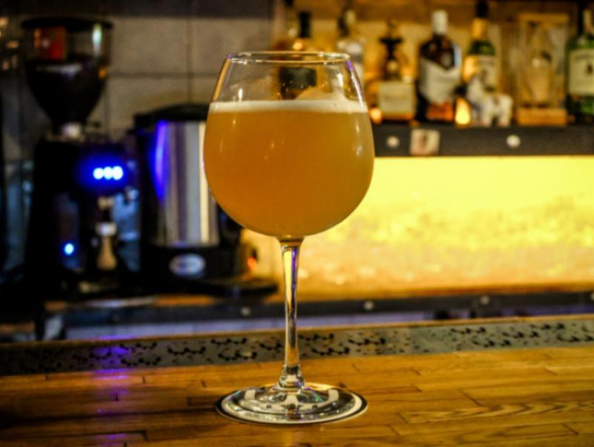 На сколько за год подорожало российское пиво, подсчитал «Честный знак» 