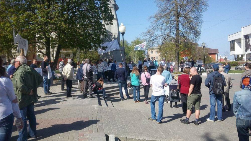 На Советской площади Воронежа в митинге оппозиции приняла участие сотня человек