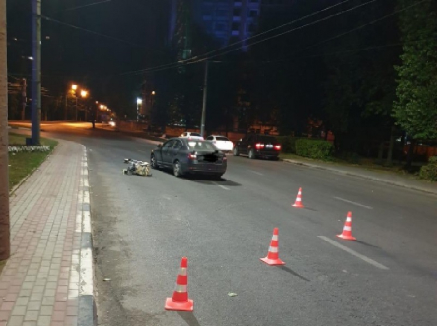 Личность водителя, сбившего коляску с младенцем, раскрыла полиция в Воронеже