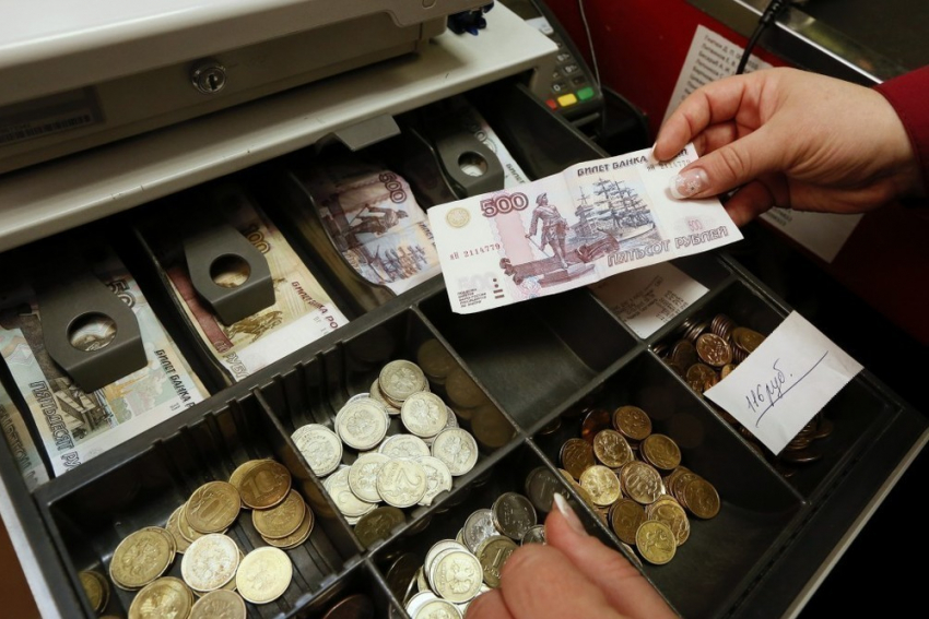В Воронеже продавщица украла из магазина 125 тысяч рублей