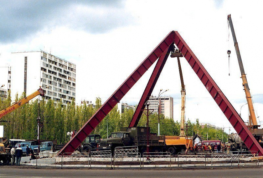 Воронежцы испугались, что пирамиду на памятнике Славы демонтируют 