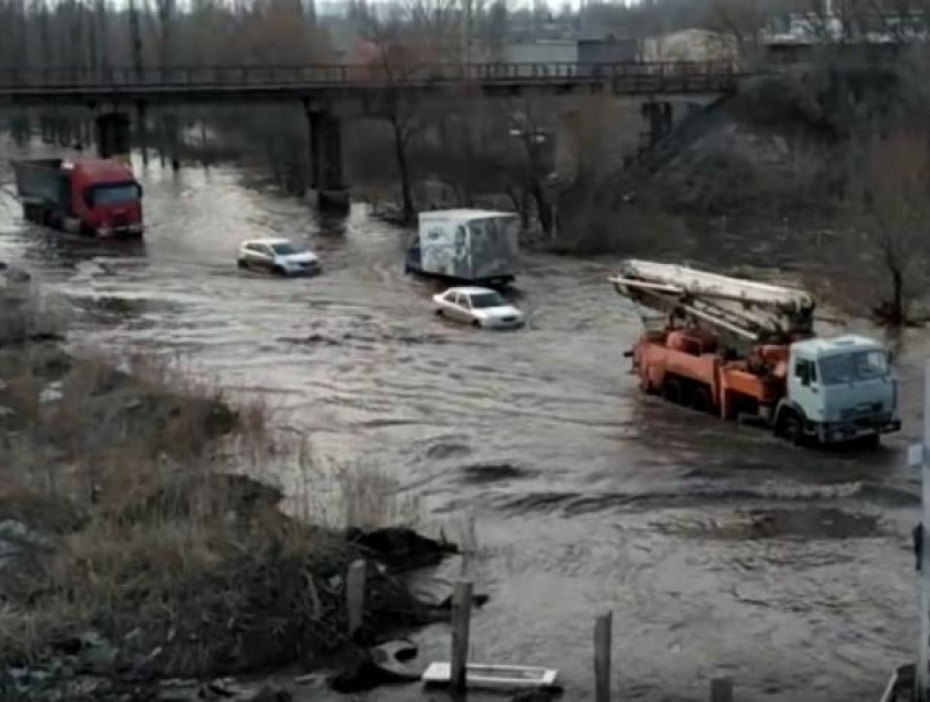 Затопленную «Машмецию» сняли на видео в Воронеже