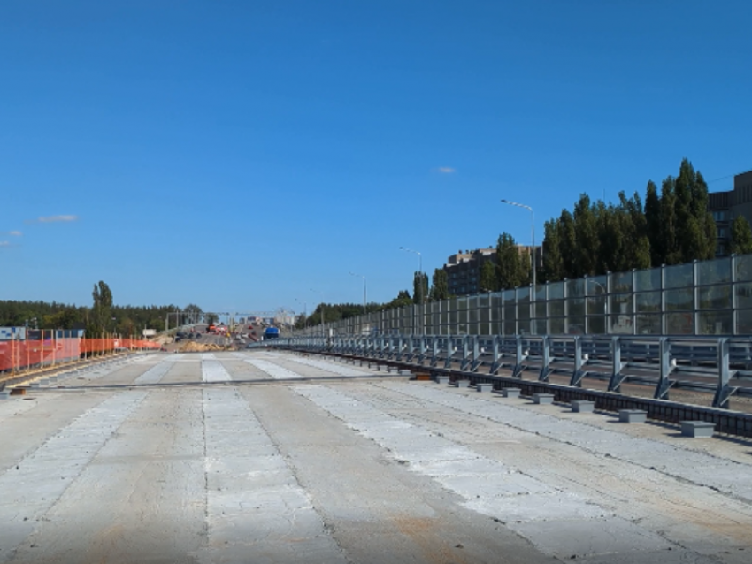 Стало известно, когда откроют вторую часть путепровода на Остужева в Воронеже  