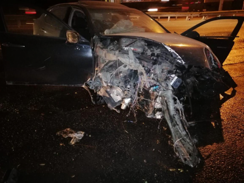 Полицейские показали, что стало с Lexus и Mercedes после серьезного ДТП в Воронеже 