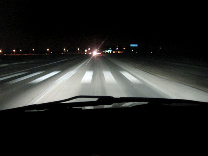 В Воронеже иномарка врезалась в «ВАЗ» и улетела в дерево