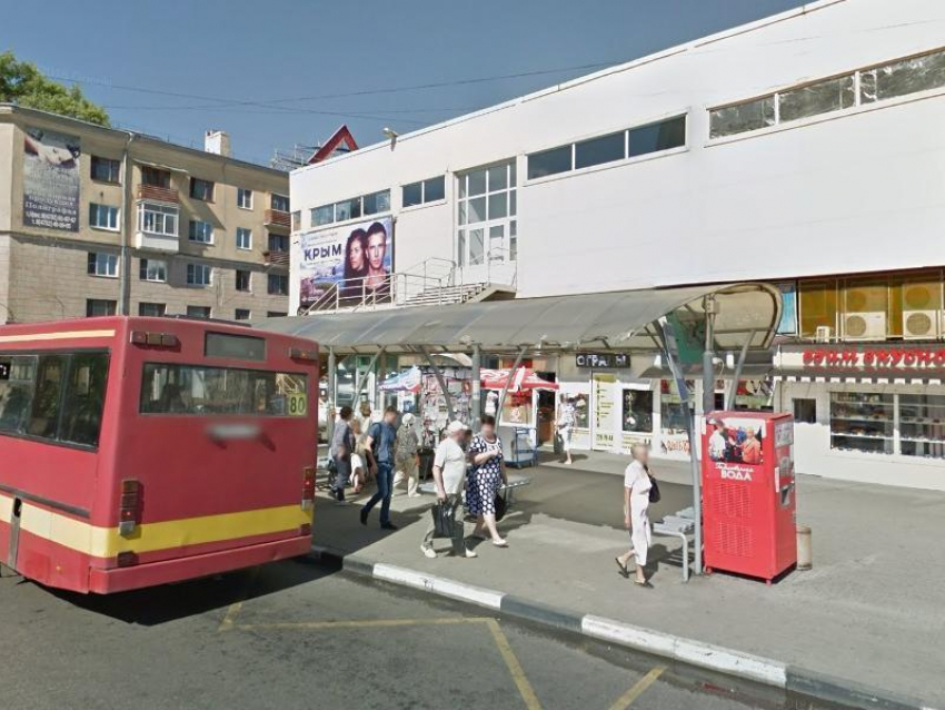 Полицейские предложили перенести остановку в центре Воронежа
