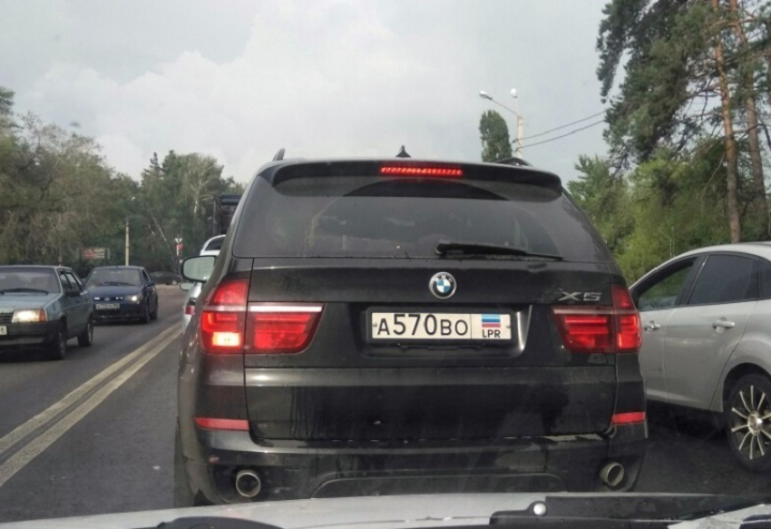 Воронежцы почувствовали себя ущемленными из-за BMW X5 иностранца 