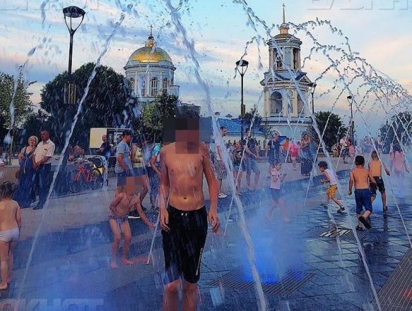 Справлять нужду в новые фонтаны Советской площади предложили воронежцам