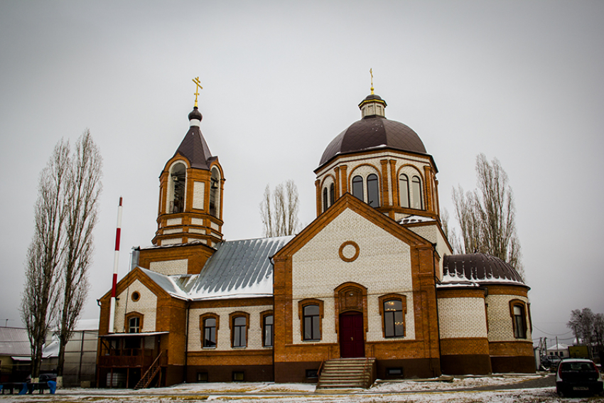Под Воронежем освятили заново отстроенный храм