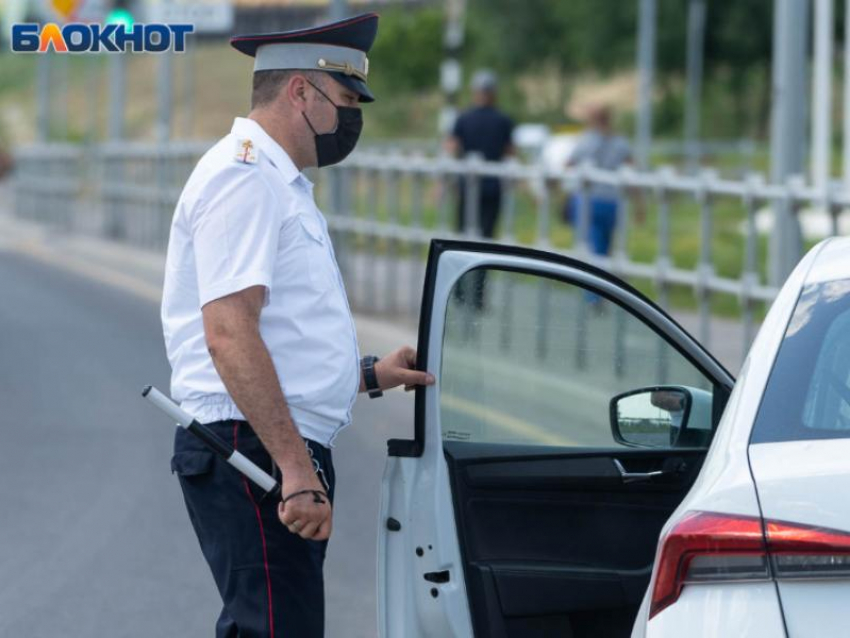 Лишенный прав воронежец попытался откупиться взяткой, но сделал только хуже 