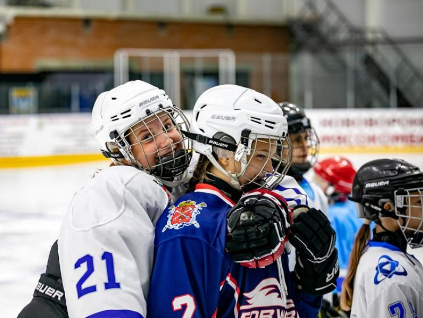 Нововоронежская АЭС: в городе атомщиков стартовала предсезонная подготовка женской юниорской сборной по хоккею