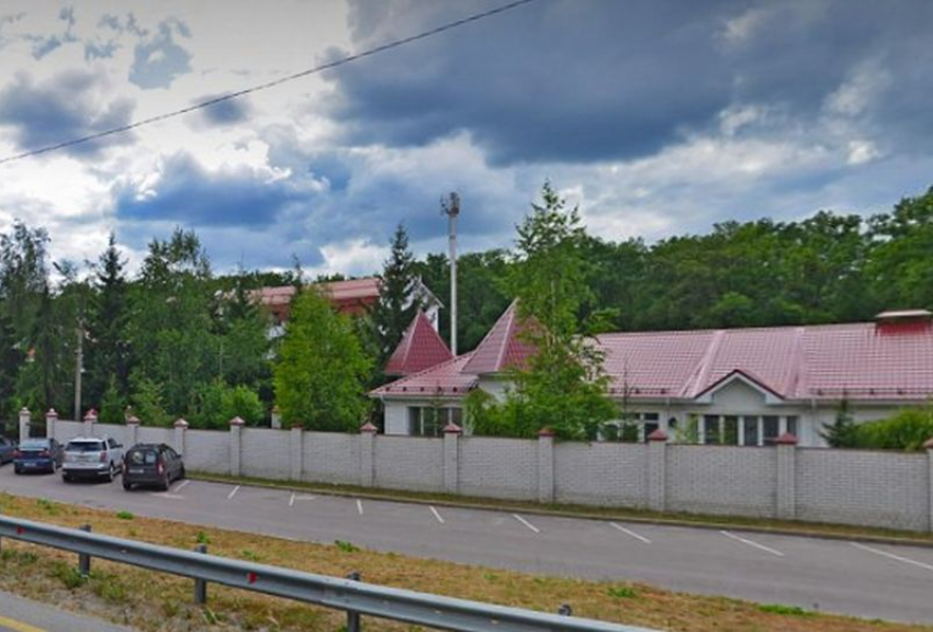 На сомнительных торгах ушли гектары земли около отеля «Яр» под Воронежем