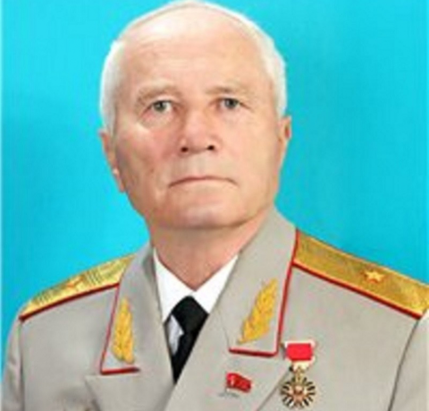 Генерал-майор КГБ в отставке Станислав Ходаковский отмечает юбилей в Воронеже
