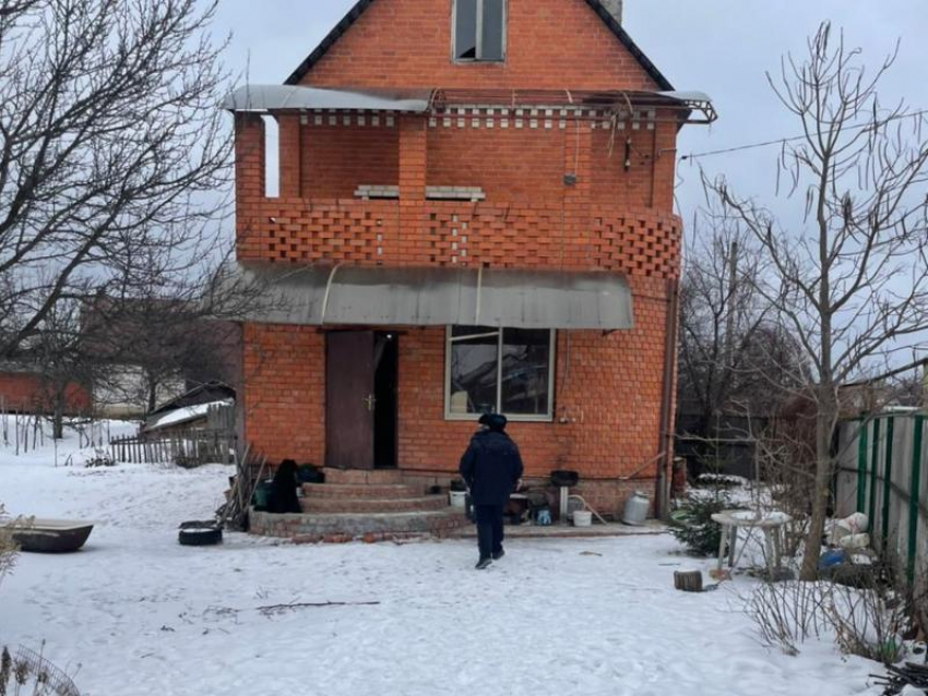 Тела двух влюбленных нашли в воронежском доме с признаками отравления угарного газа 