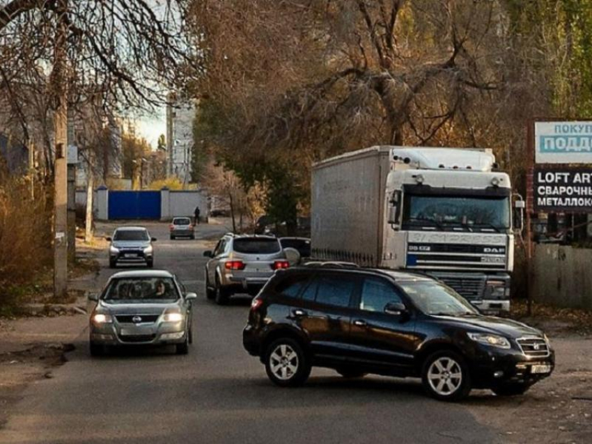 Участок дублёра Героев Сибиряков перекрыли в Воронеже