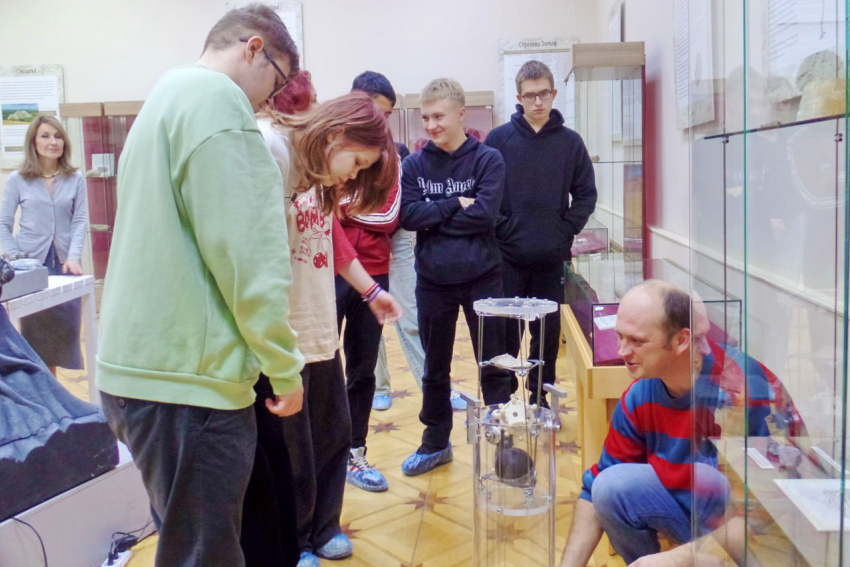 Камни рассказывают историю миллионов лет: новая выставка открылась в музее Воронежской области 