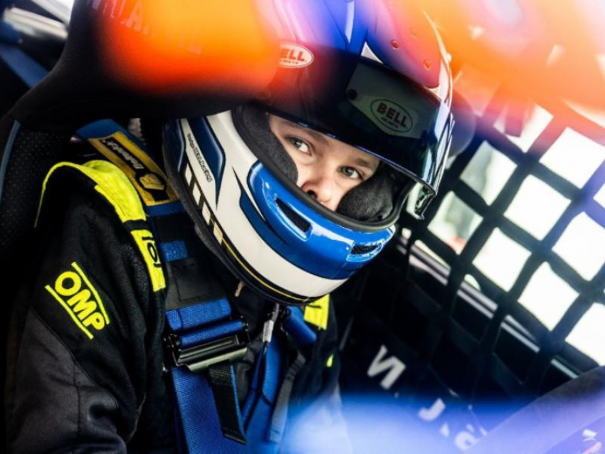 Третье место на ледовых гонках занял юный пилот из Воронежа