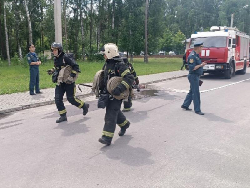 Горящая прачечная и много дыма: ЧП в перинатальном отработали на учениях в Воронеже