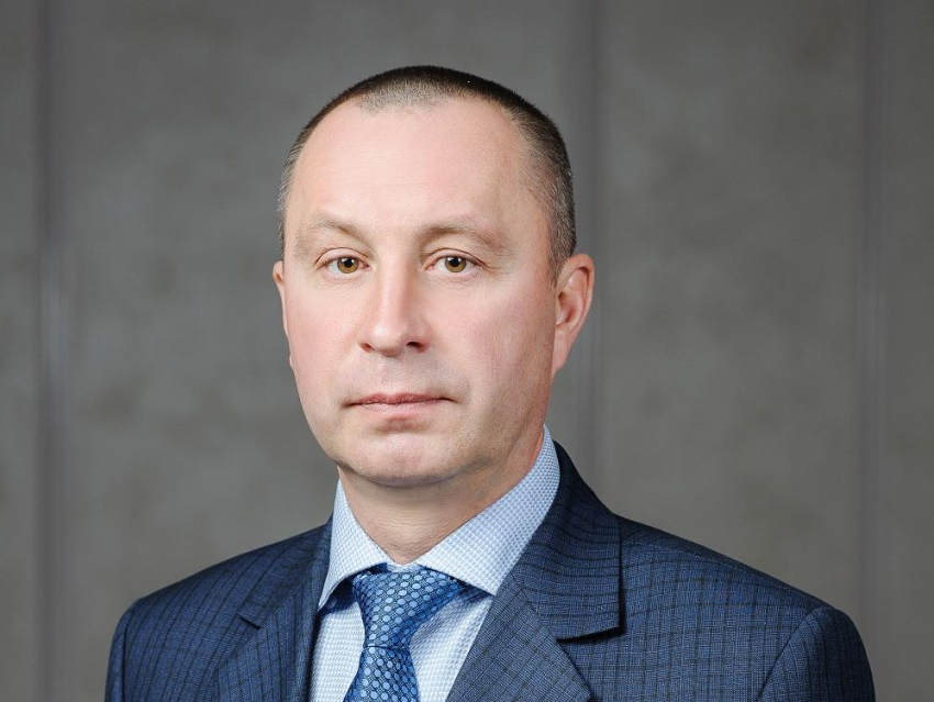 Губернатор Гусев официально уволил вице-премьера Честикина