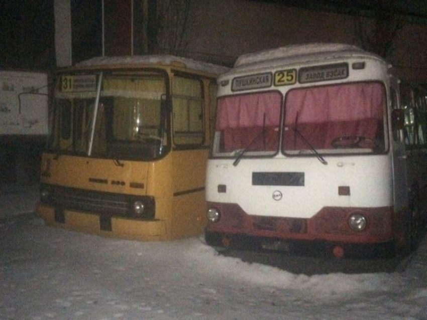 Кладбище забытых маршруток показали на фото в Воронеже