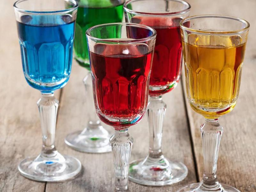 Акцизы на сигареты, алкоголь и сахар в напитках планируют повышать ускоренными темпами 