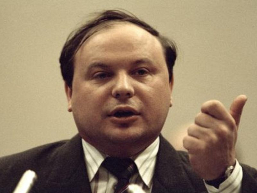 В начале 90-х годов Воронежская область молила Гайдара о зарплатах учителям
