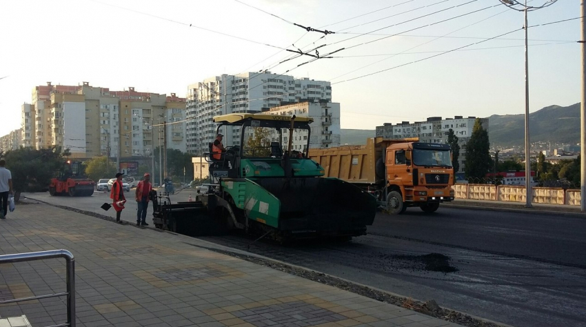 Перечислены улицы Воронежа, где в этом году за 200 млн рублей обновят дороги и тротуары