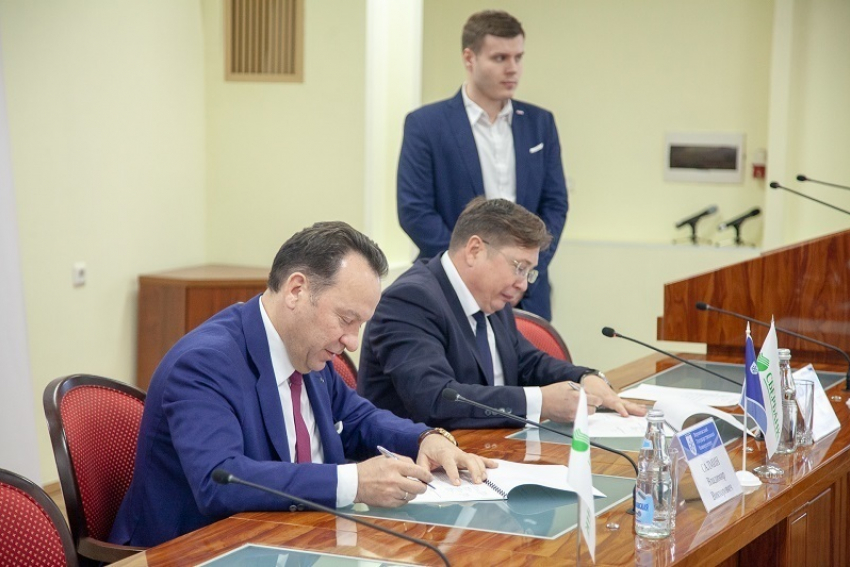 Центрально-Черноземный банк ПАО Сбербанк и ВГУ подписали дорожную карту сотрудничества