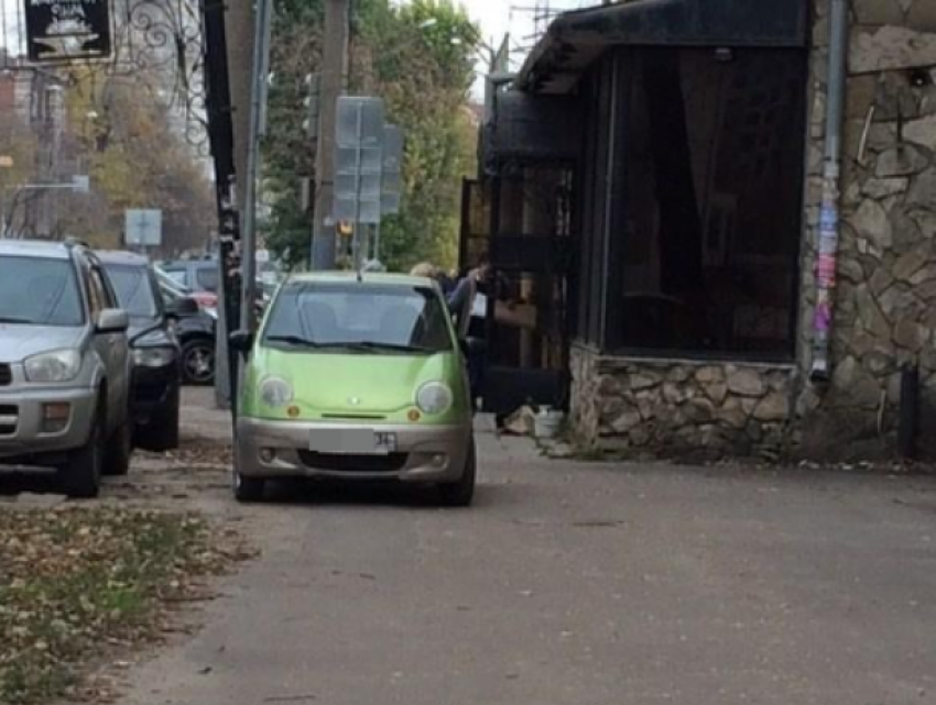 Воронежцы яро заступились за женщину-нарушителя на  Daewoo Matiz