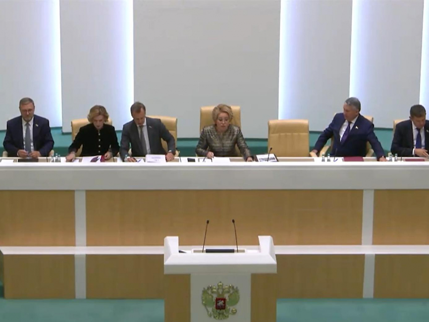 Воронежский сенатор Нетёсов отличился на первом заседании Совета Федерации