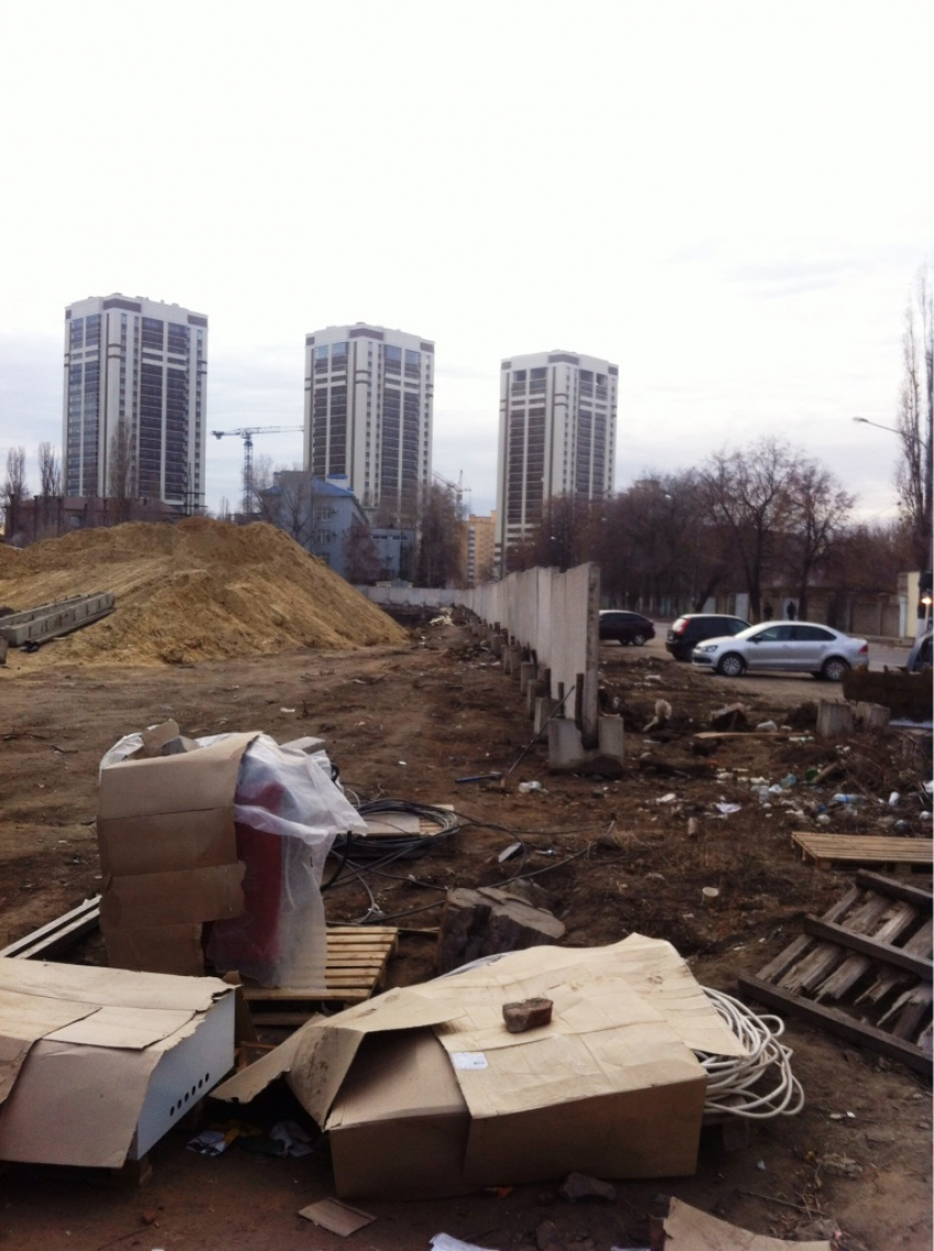 В Воронеже перенесли неугодный автолюбителям забор 