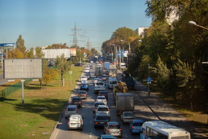 Чем занимаются водители в пробках, выяснили в Воронеже