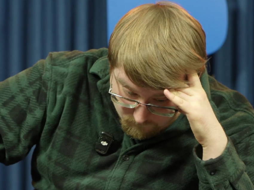 «Да пошла ты»: ссора влюбленных из-за подарков попала на видео в Воронеже 