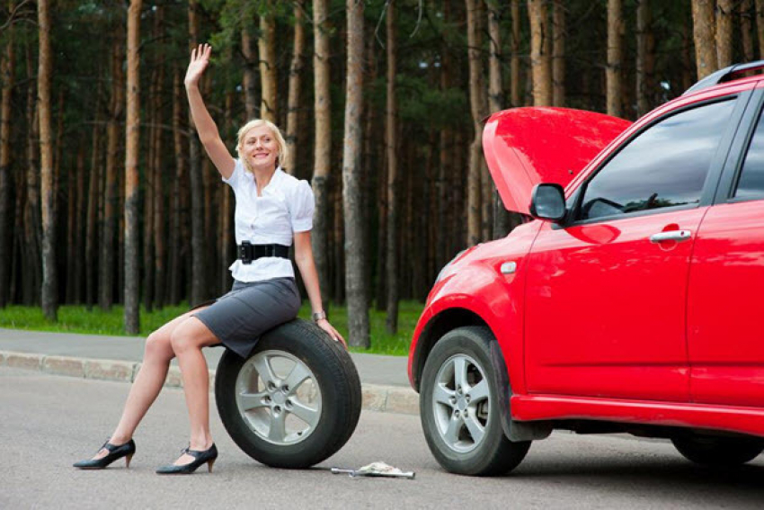 Только 40% воронежских водителей готовы помочь девушке на дороге 