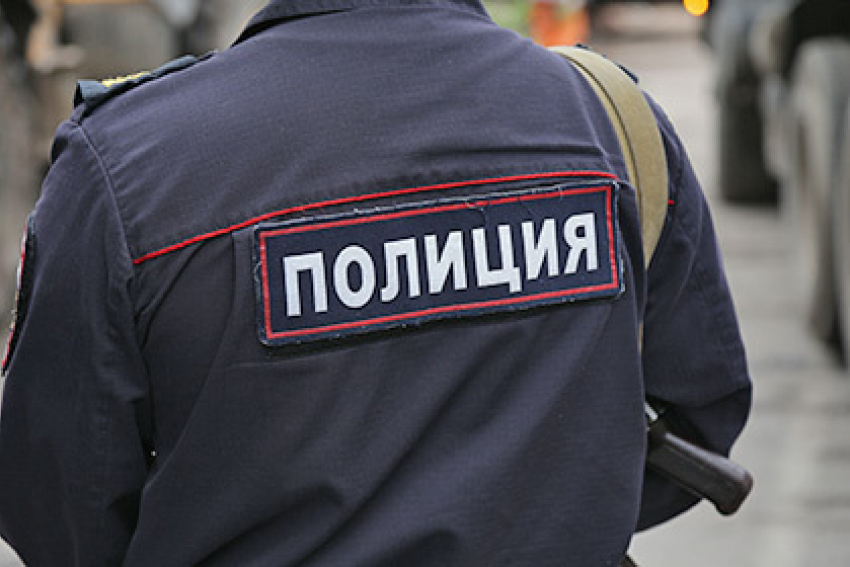 В Воронеже молодые люди под видом полицейских ограбили студентов