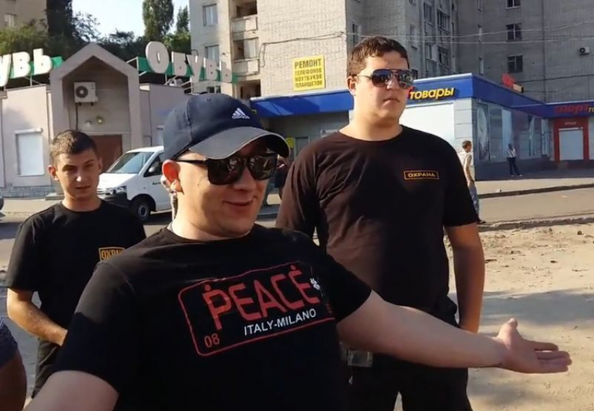 Во время попытки сноса мини-рынка самозванцы представились членами «Справедливой России»