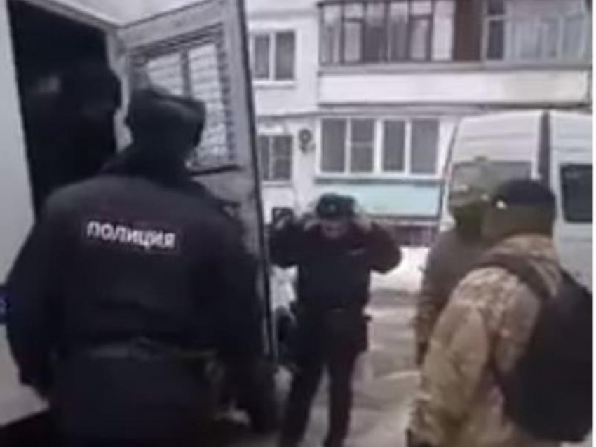 Видео с задержанным воронежским депутатом опубликовали силовики