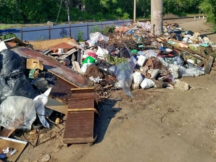 «С зимы накапливается»: воронежцы всё активнее негодуют из-за обстановки вокруг мусорного Армагеддона