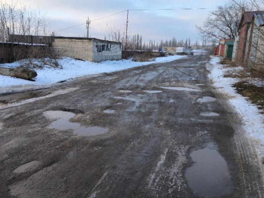 "Обошлось нам это в 200 тысяч рублей", – воронежцы вынуждены за свой счет ремонтировать дороги из-за бездействия властей