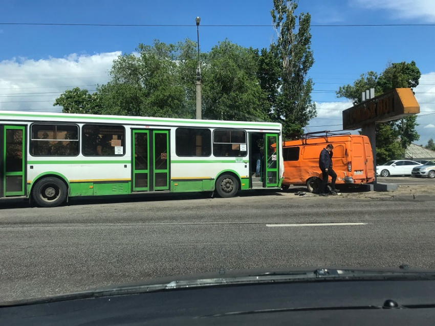 У знака «Песчаный лог» вновь произошло ДТП в Воронеже