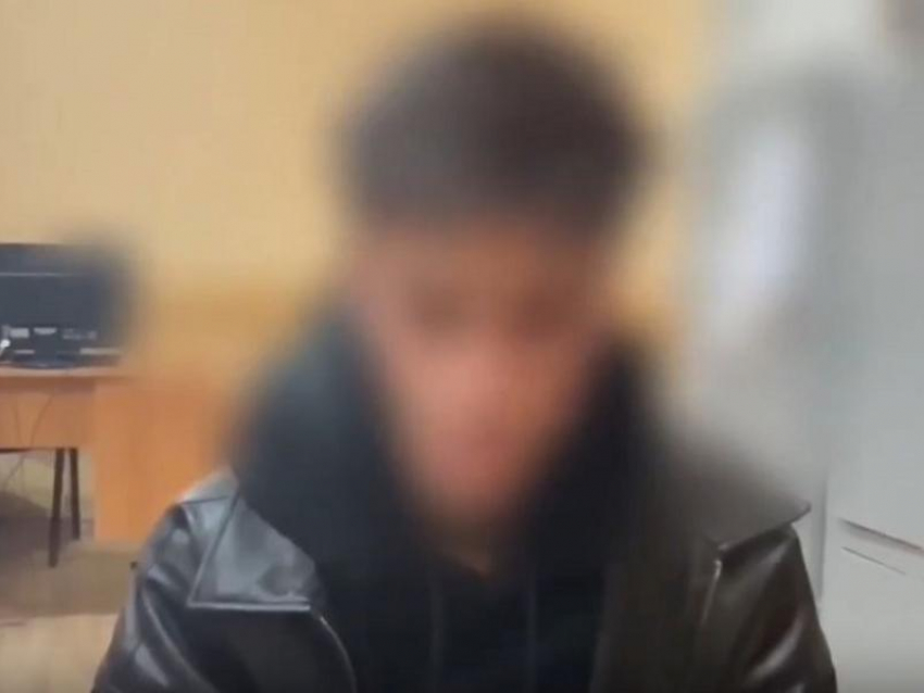 Студент из Воронежа поджег полицейскую машину в Оренбурге по указке неизвестных