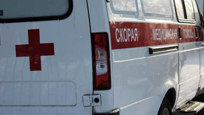 В Воронеже на крышу ВАЗа упала ледяная глыба с другого автомобиля 
