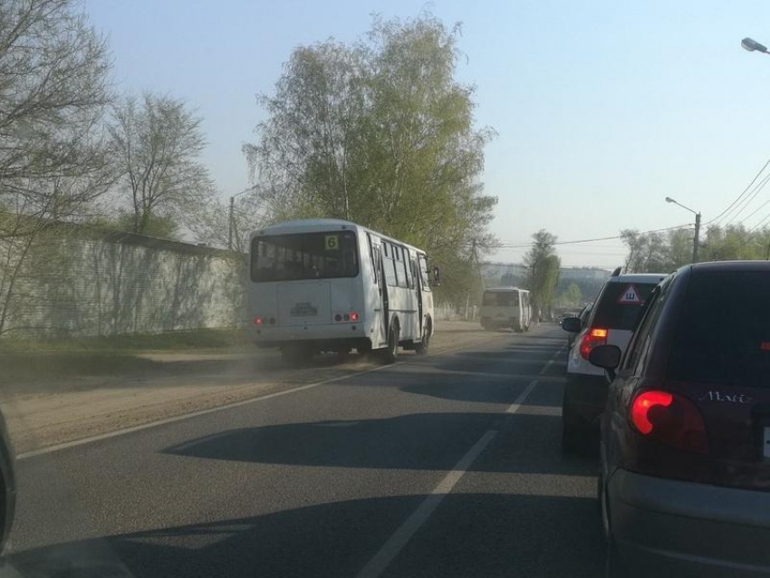 Бесстрашного маршрутчика на «встречке» настигла кара в Воронеже 